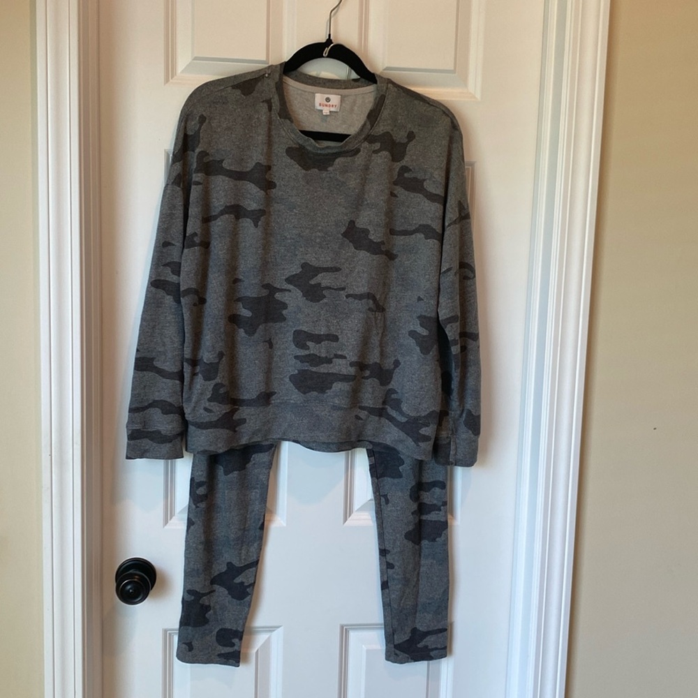 Sundry Camo Print Sweatshirt and Jogger Pants Two Piece‎ Set - Gray - Size 1 / 2